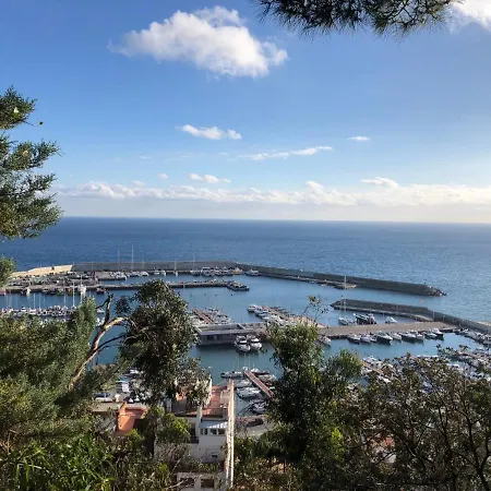 2 Bedroom Large Modern In Old Town 50m From The Beach! *