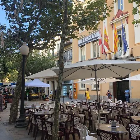 Apartment 2 Bedroom Large Modern In Old Town 50m From The Beach! *