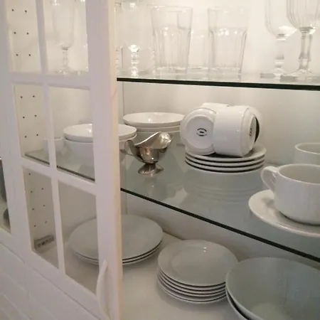 Apartment 2 Bedroom Large Modern In Old Town 50m From The Beach! *