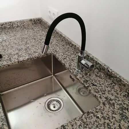 Apartment 2 Bedroom Large Modern In Old Town 50m From The Beach! *