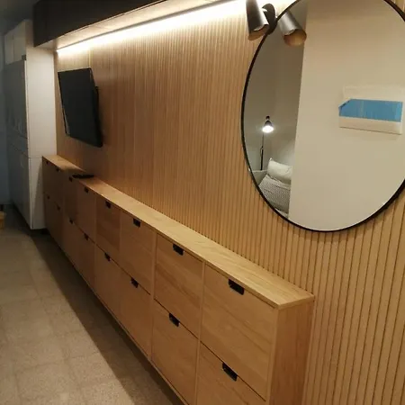 דירה 2 Bedroom Large Modern In Old Town 50m From The Beach!